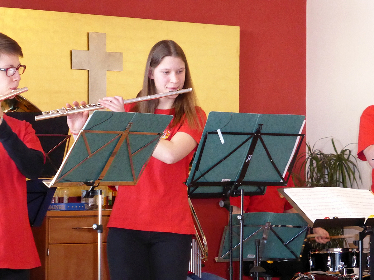 Nachwuchs spielt im ASB Seniorenzentrum