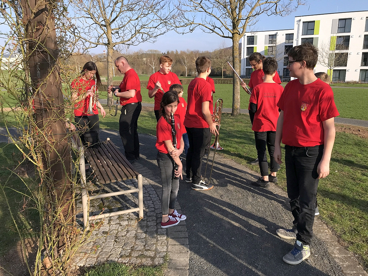 Nachwuchs spielt im ASB Seniorenzentrum