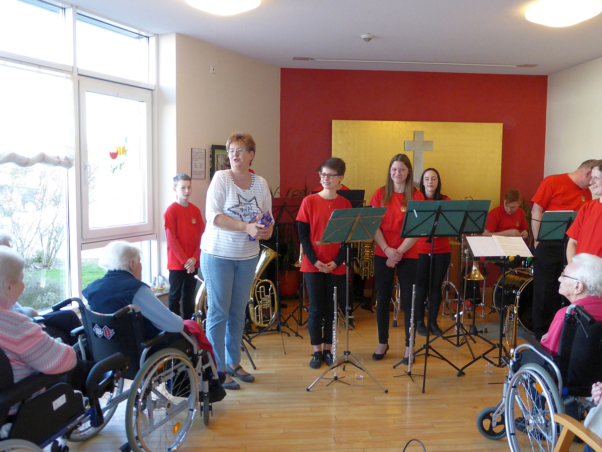 Nachwuchs spielt im ASB Seniorenzentrum